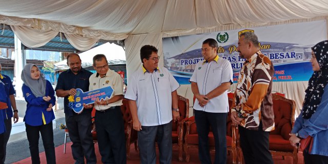 MAJLIS PENYERAHAN PROJEK HUB BAS PADANG BESAR - 16.1.2020